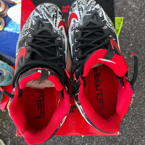 Nike Lebron 11 “Graffiti’s” Size 9 - Picture 2 of 5